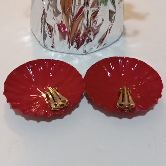 Red Dome Shaped Clip On Earrings Round Ridged Metal - Picture 3 of 3